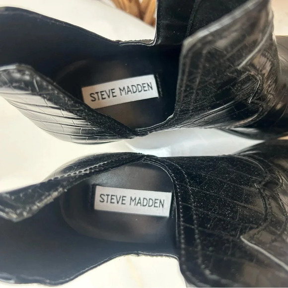 Woman's 9.5 black crocodile ankle bootie with a block heel nwot - Picture 7 of 16